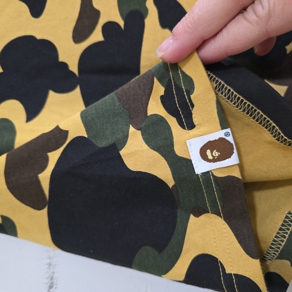 A Bathing Ape BAPE 1st Camo One Point Tee T-shirt Medium Yellow Logo Streetwear - Picture 9 of 9